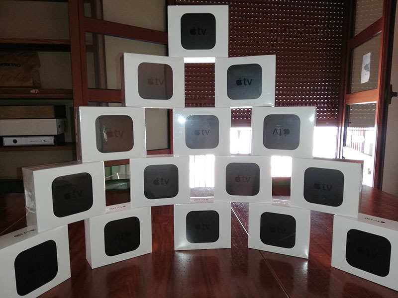 L'APA del col·legi San Antonio de padua de Carcaixent ens ha donat 15 Apple TV